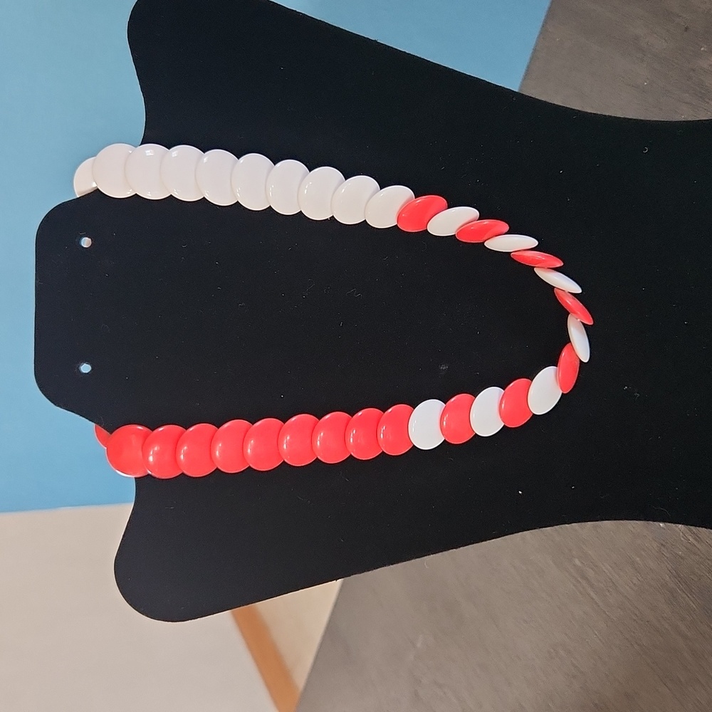 Retro choker necklace